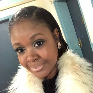 Meet your Posher, Roxanne